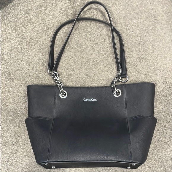 Calvin Klein Black Women's Shoulder Bag - Picture 1 of 4